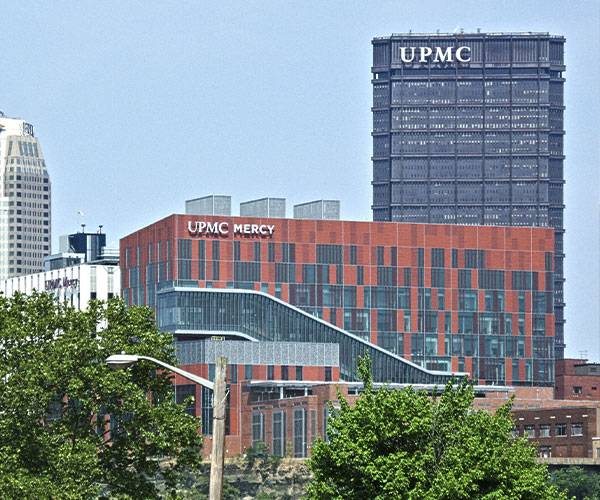 skyline of pittsburgh with UPMC tower
